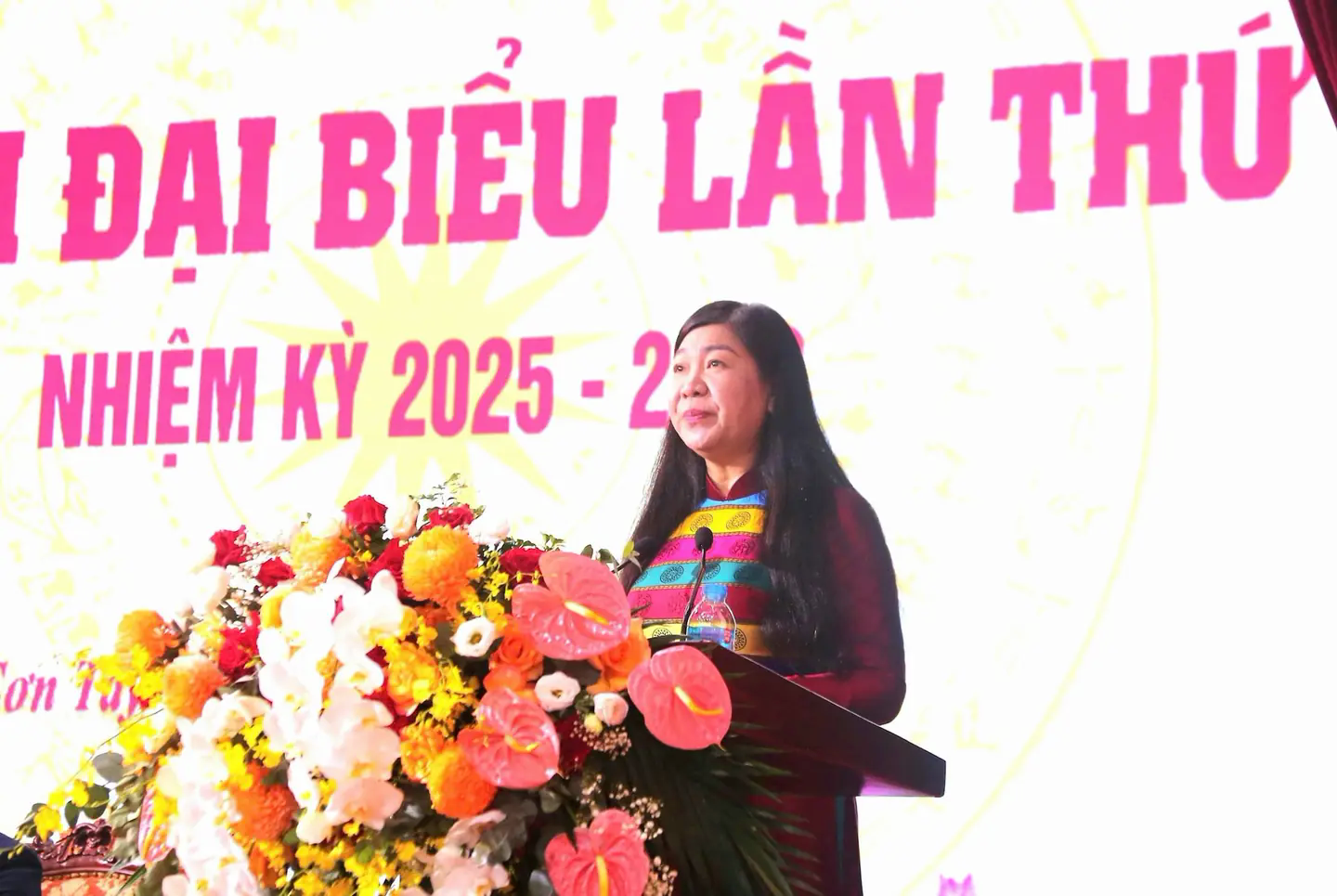 Chủ tịch Ủy ban MTTQ Việt Nam th&agrave;nh phố H&agrave; Nội Nguyễn Lan Hương