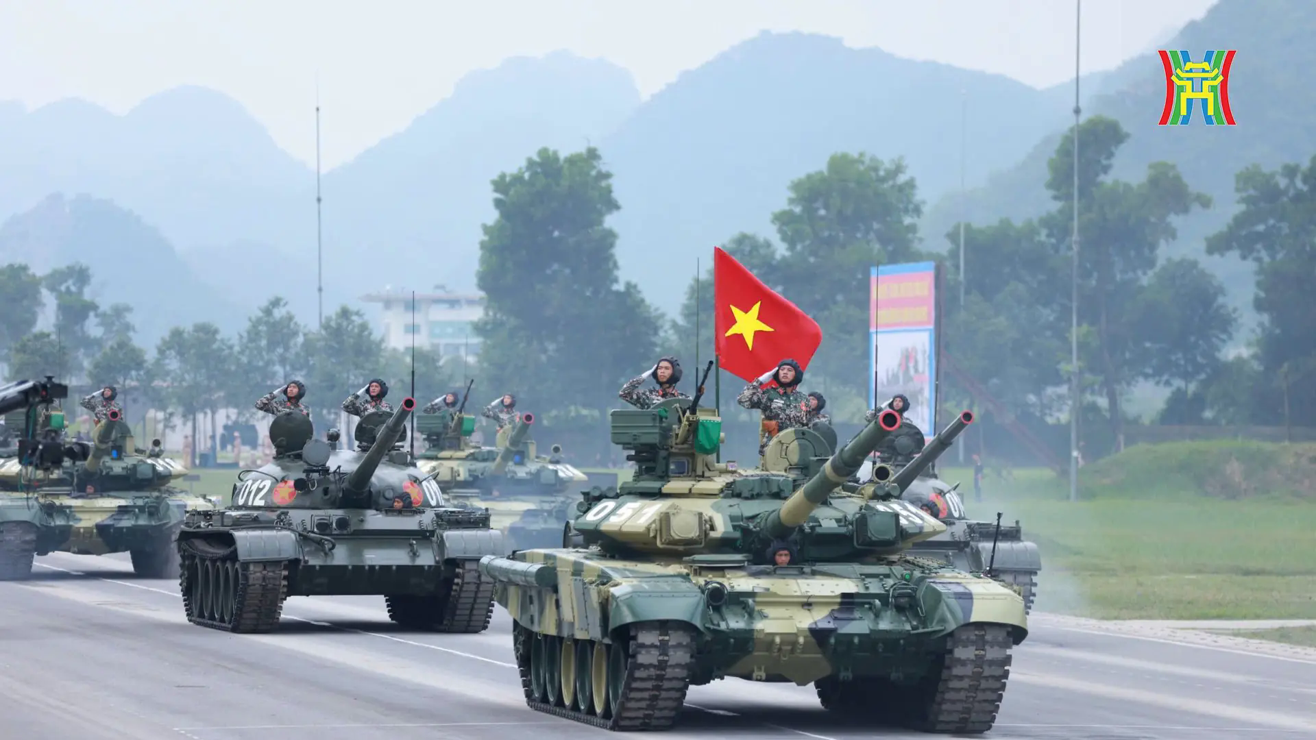 kh&iacute; t&agrave;i qu&acirc;n sự phục vụ A80i