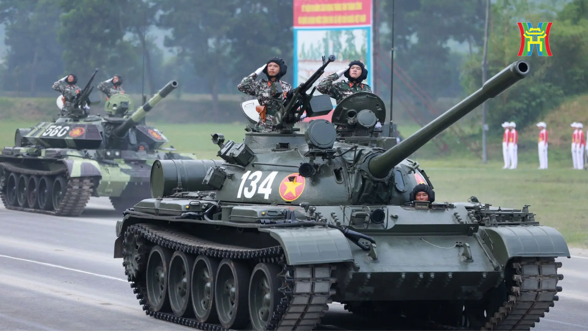 kh&iacute; t&agrave;i qu&acirc;n sự phục vụ A80