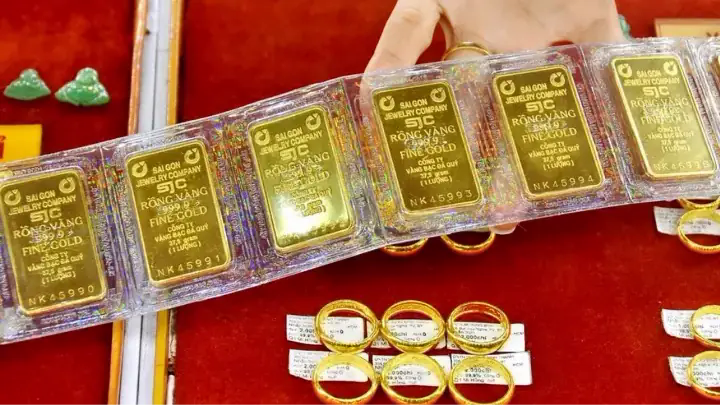 Thị trường v&agrave;ng 20/8 gần như đi ngang
