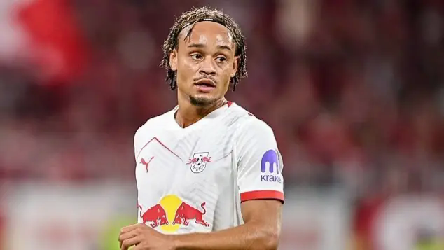 Chelsea x&uacute;c tiến đ&agrave;m ph&aacute;n với Xavi Simons