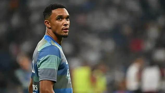 Trent Alexander-Arnold bị loại khỏi đội h&igrave;nh xuất ph&aacute;t của Real Madrid