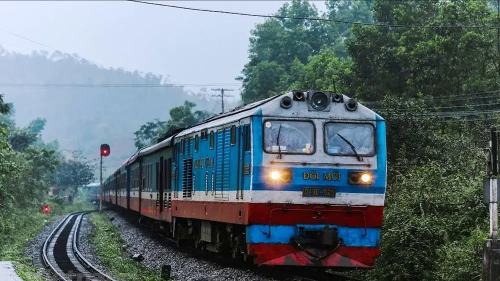 Đường sắt ngừng chạy ba m&aacute;c t&agrave;u
