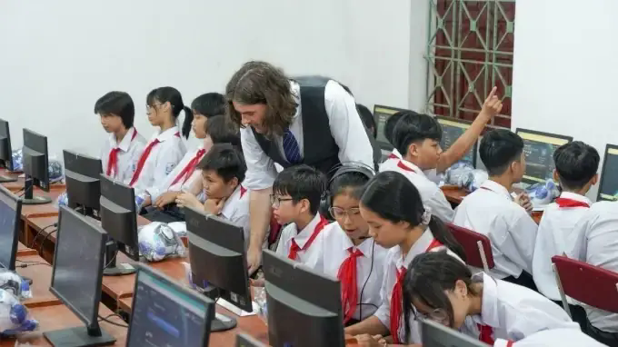Doanh nghiệp ứng dụng AI dạy ngoại ngữ, r&uacute;t ngắn khoảng c&aacute;ch v&ugrave;ng miền, giảm chi ph&iacute;