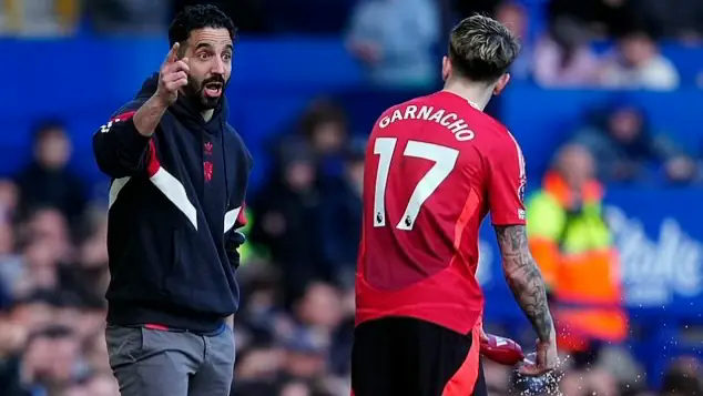Garnacho chia tay Quỷ đỏ, cập bến Chelsea