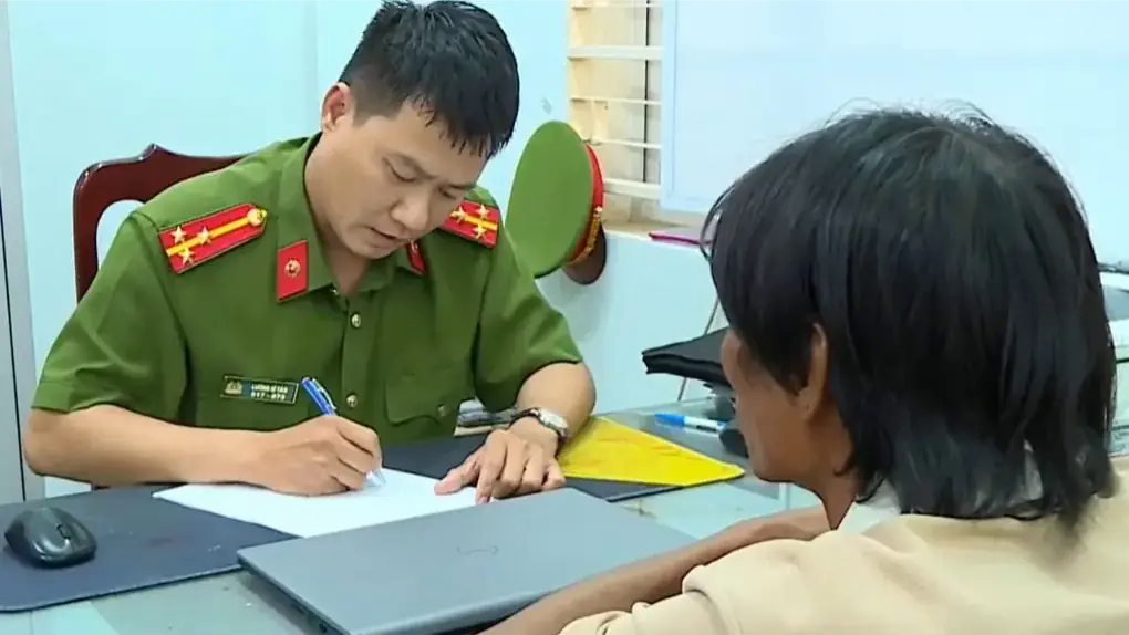 TP.HCM: T&agrave;i xế báo tin giả bị ba kh&aacute;ch cướp xe