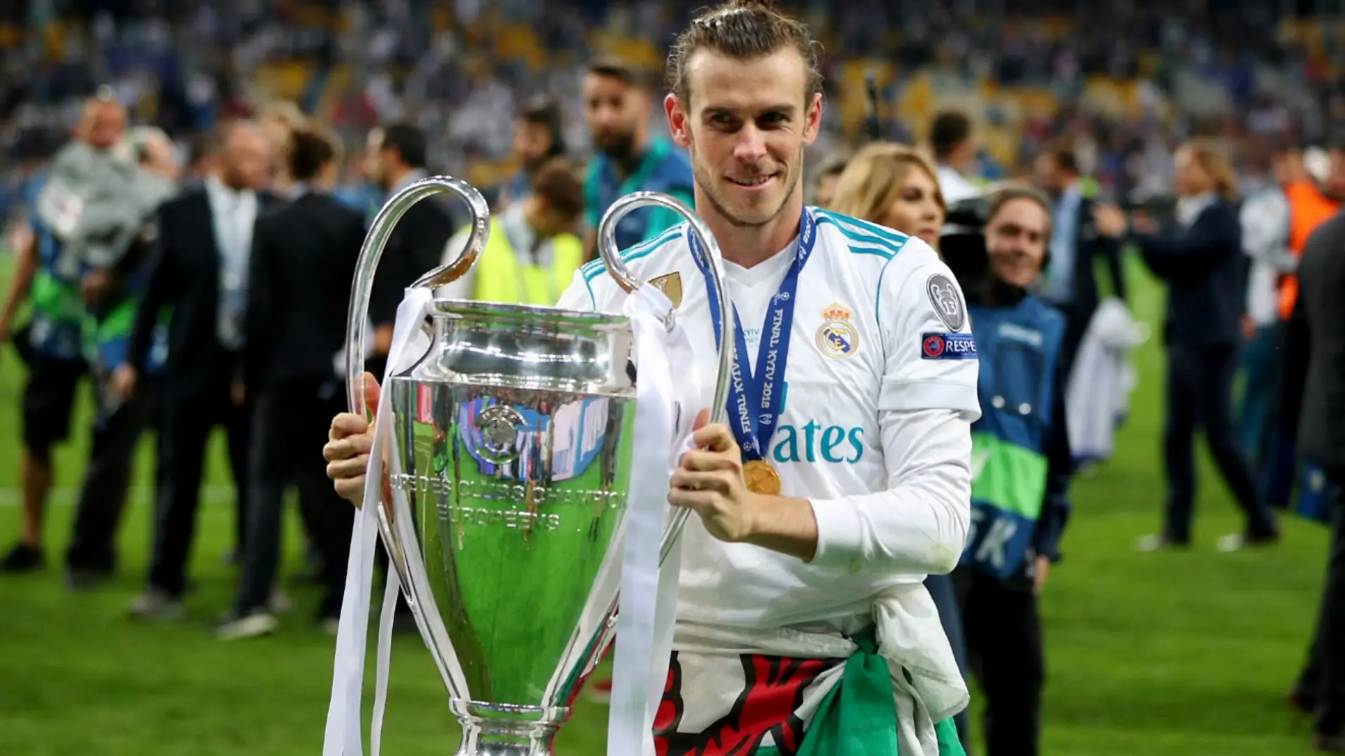 Gareth Bale trở lại với b&oacute;ng đ&aacute; sau hai năm