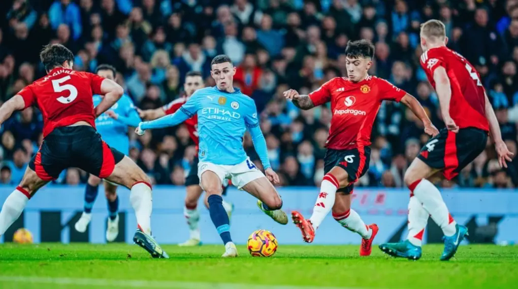 Manchester City vs Manchester United: Derby kh&oacute; lường
