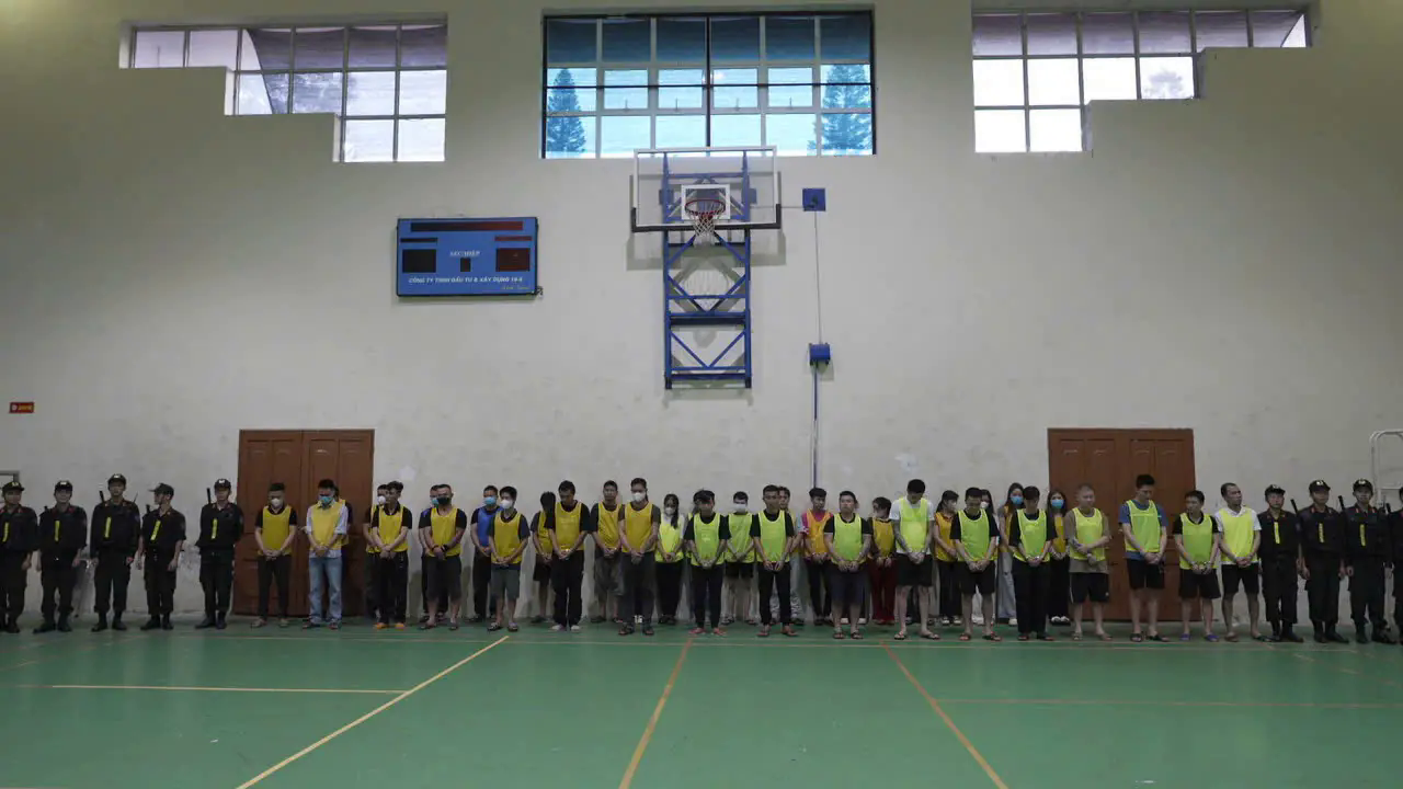 Ổ nh&oacute;m lừa đảo ở Campuchia 'sa lưới'