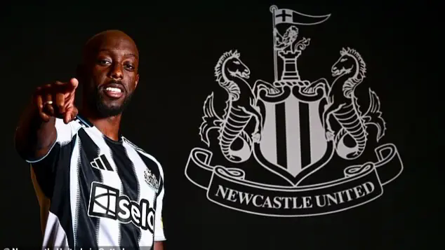 Wissa cập bến Newcastle, thương vụ ph&uacute;t ch&oacute;t