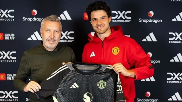 Manchester United ch&iacute;nh thức c&oacute; thủ m&ocirc;n mới