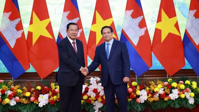 Thủ tướng Phạm Minh Ch&iacute;nh hội kiến Chủ tịch Thượng viện Campuchia Hun Sen