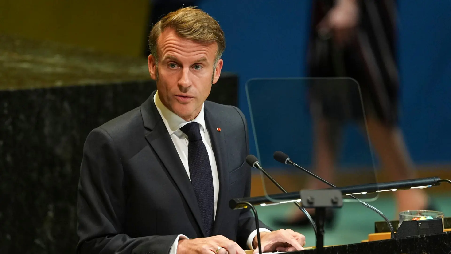&Ocirc;ng Macron n&ecirc;u điều kiện để &ocirc;ng Trump gi&agrave;nh Nobel ho&agrave; b&igrave;nh