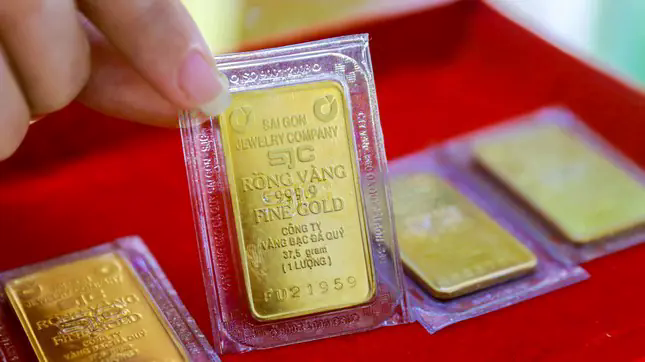 Gi&aacute; v&agrave;ng 6/9 neo ở mức đỉnh 134, 4 triệu đồng/lượng