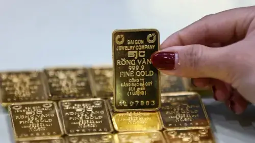 Gi&aacute; v&agrave;ng 12/1: Vẫn giao dịch ở mức rất cao