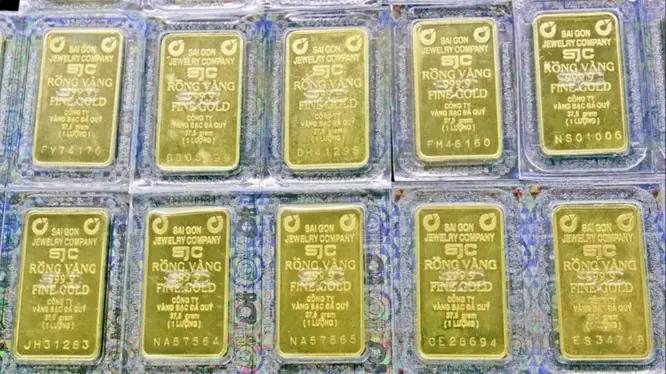 Gi&aacute; v&agrave;ng l&ecirc;n mức 162 triệu đồng/lượng