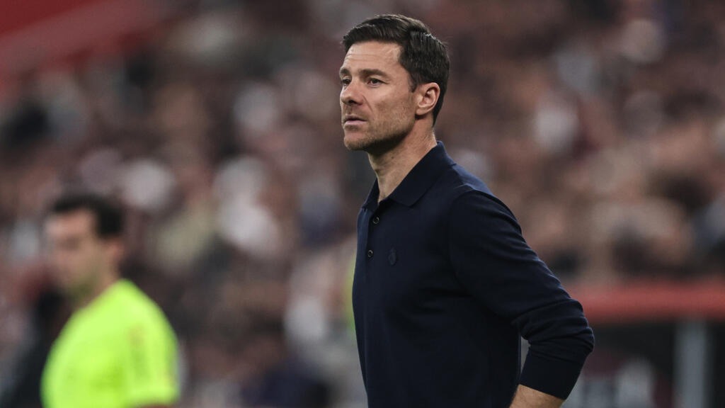 CLB Real Madrid sa thải HLV Xabi Alonso