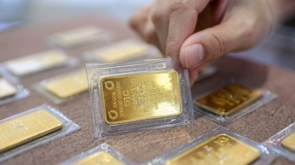 Gi&aacute; v&agrave;ng 15/1: Gi&aacute; v&agrave;ng miếng, v&agrave;ng nhẫn tiếp tục lập đỉnh mới