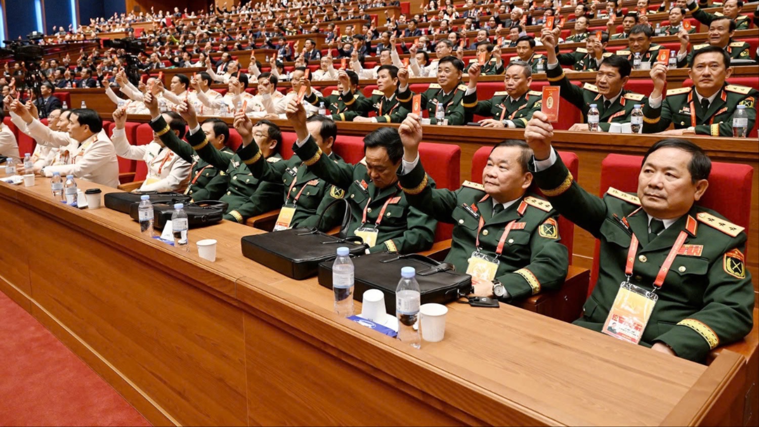R&uacute;t ngắn thời gian l&agrave;m việc Đại hội đại biểu to&agrave;n quốc lần thứ XIV của Đảng