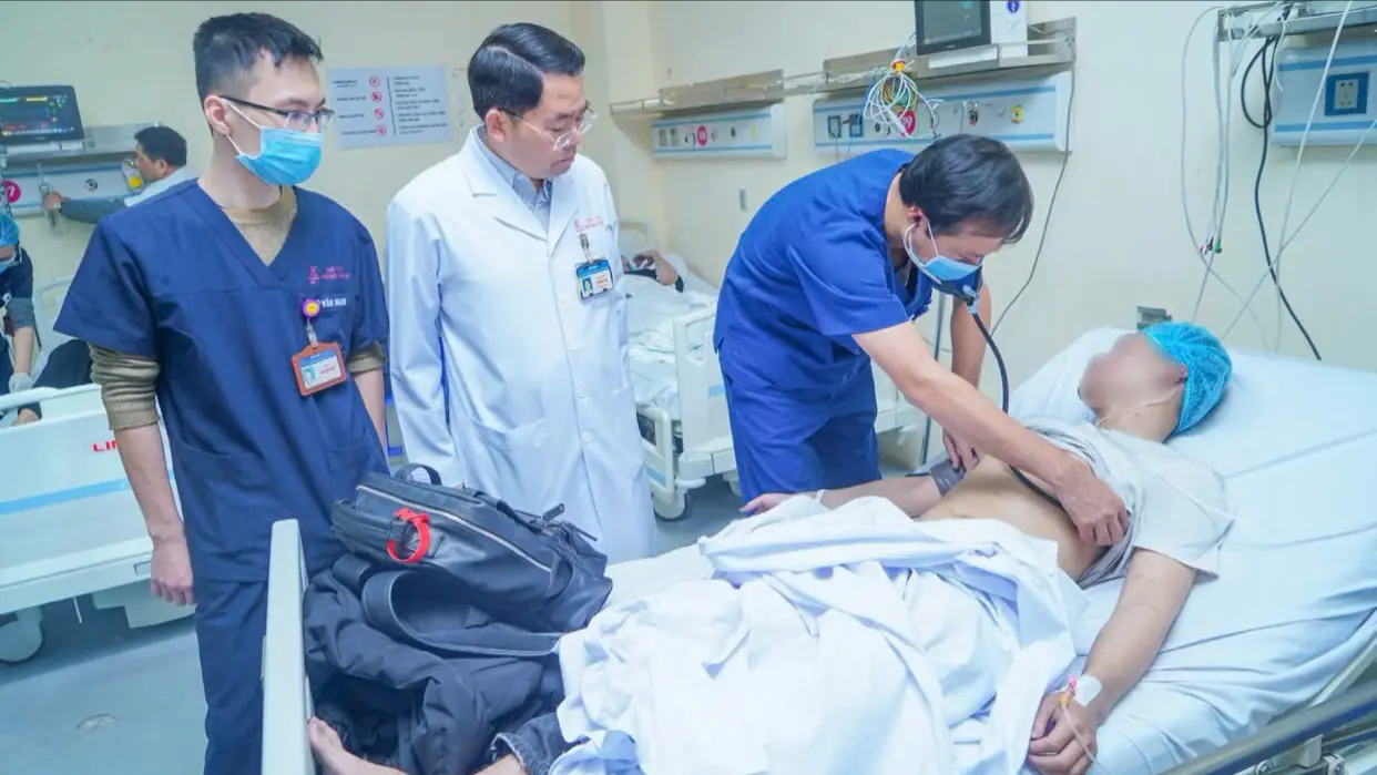 Tập trung điều trị cho nạn nh&acirc;n trong vụ ch&aacute;y ở Trần Cung