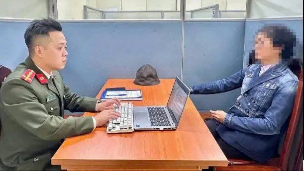 Xử phạt người d&ugrave;ng AI tạo video trăn khổng lồ bơi tr&ecirc;n hồ Ho&agrave;n Kiếm