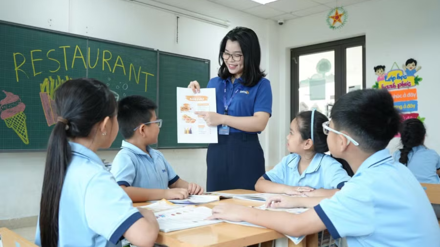 Điều chỉnh, cập nhật s&aacute;ch gi&aacute;o khoa, ho&agrave;n thiện để sử dụng từ năm học 2028-2029
