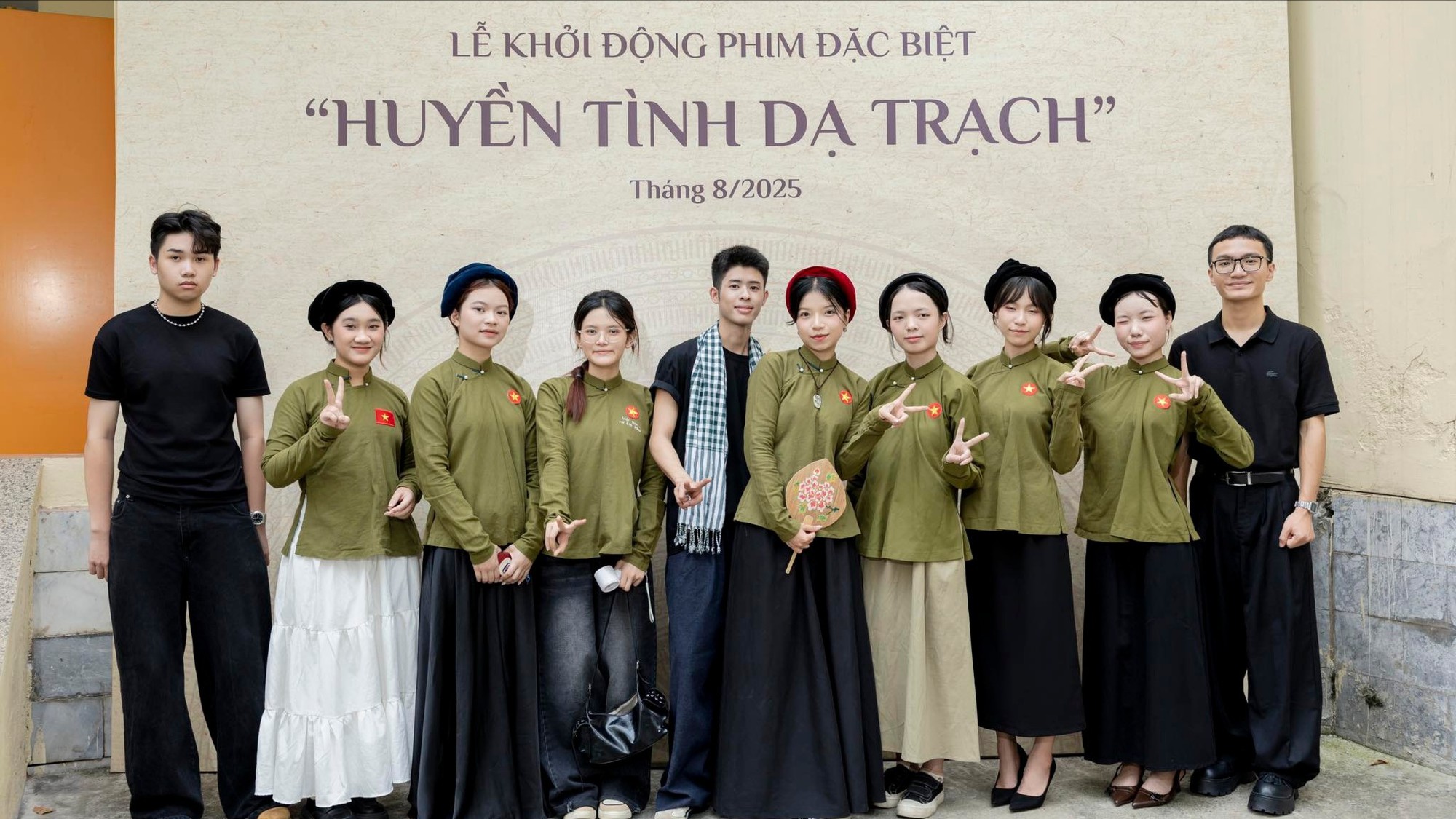 Cuộc chơi 'm&aacute;u lửa' của NTK Phạm Trần Thu Hằng v&agrave; The Mad Lab