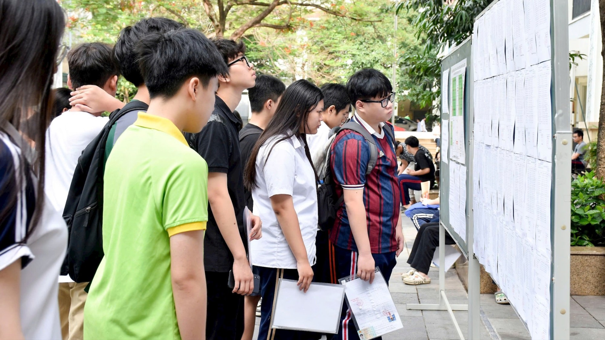 Tối 19/6, H&agrave; Nội c&ocirc;ng bố điểm thi, điểm chuẩn v&agrave;o lớp 10