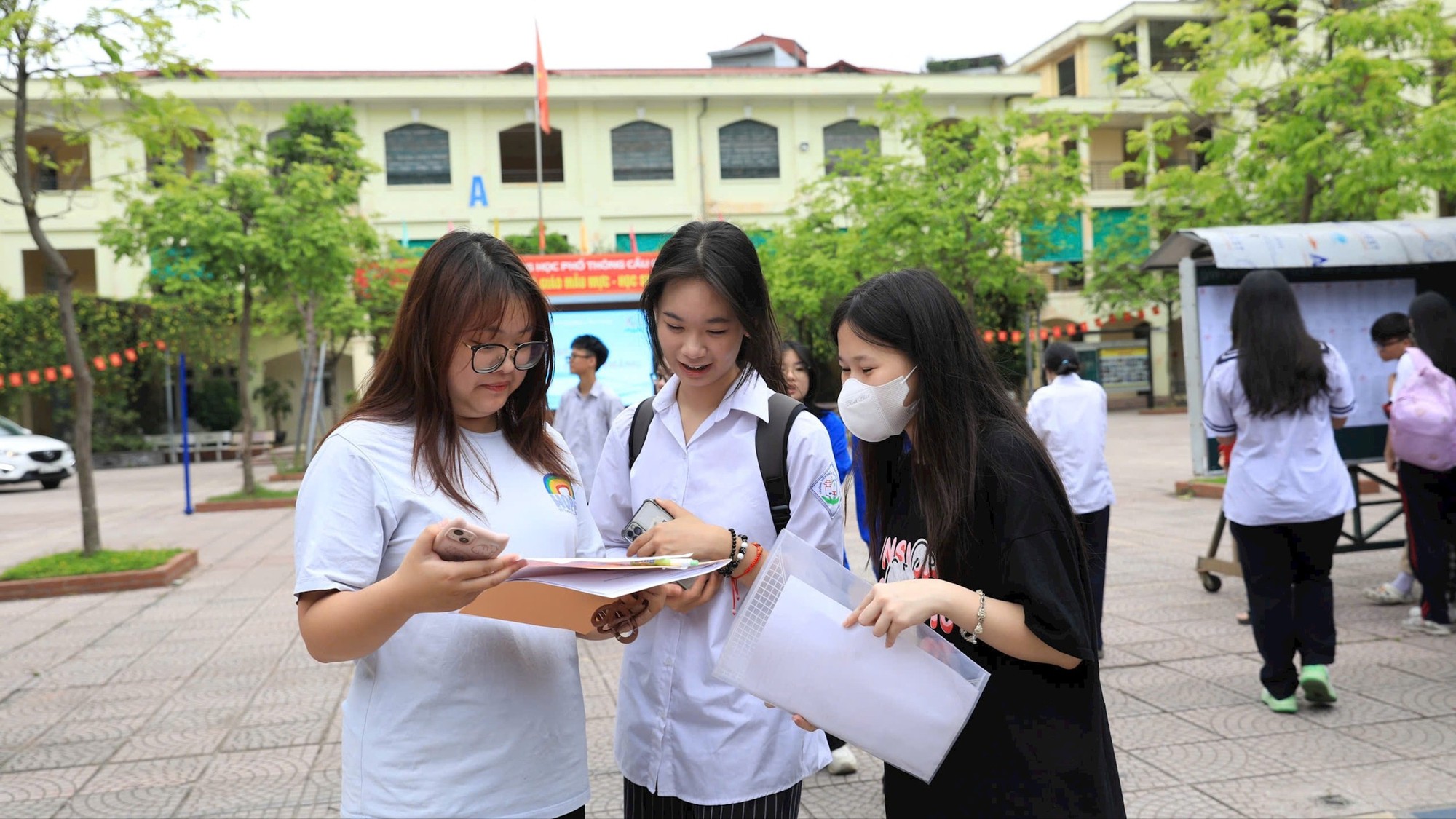 H&agrave; Nội c&ocirc;ng bố điểm chuẩn v&agrave;o lớp 10 trường c&ocirc;ng lập kh&ocirc;ng chuy&ecirc;n