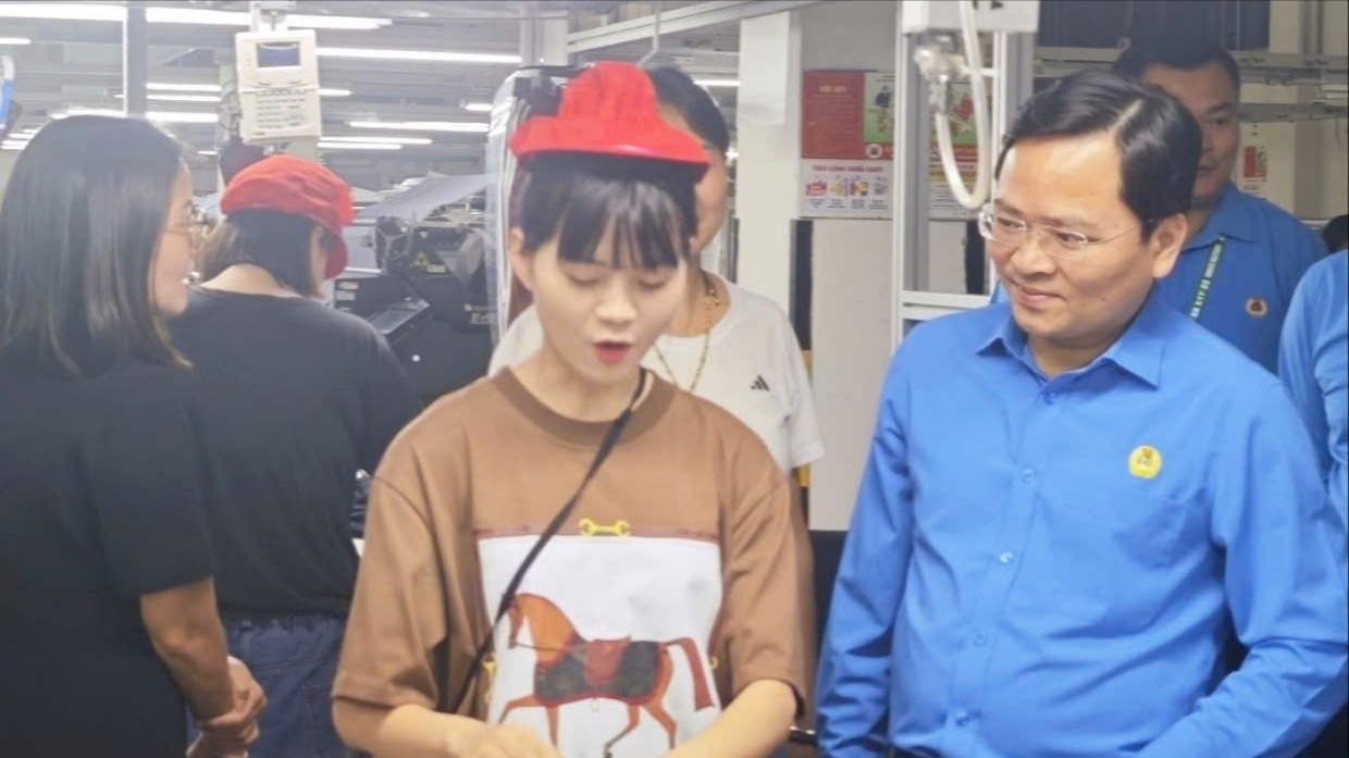 Đề xuất tăng lương tối thiểu v&ugrave;ng đến 9,8%