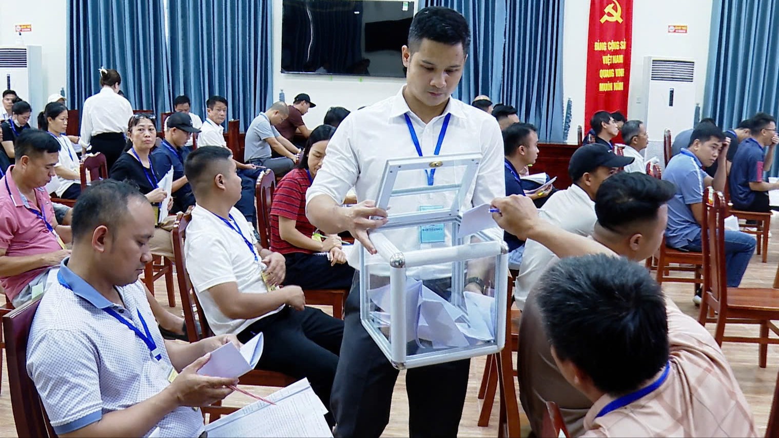 X&atilde; Ứng H&ograve;a đấu gi&aacute; th&agrave;nh c&ocirc;ng 34 thửa đất, thu hơn 118,8 tỷ đồng