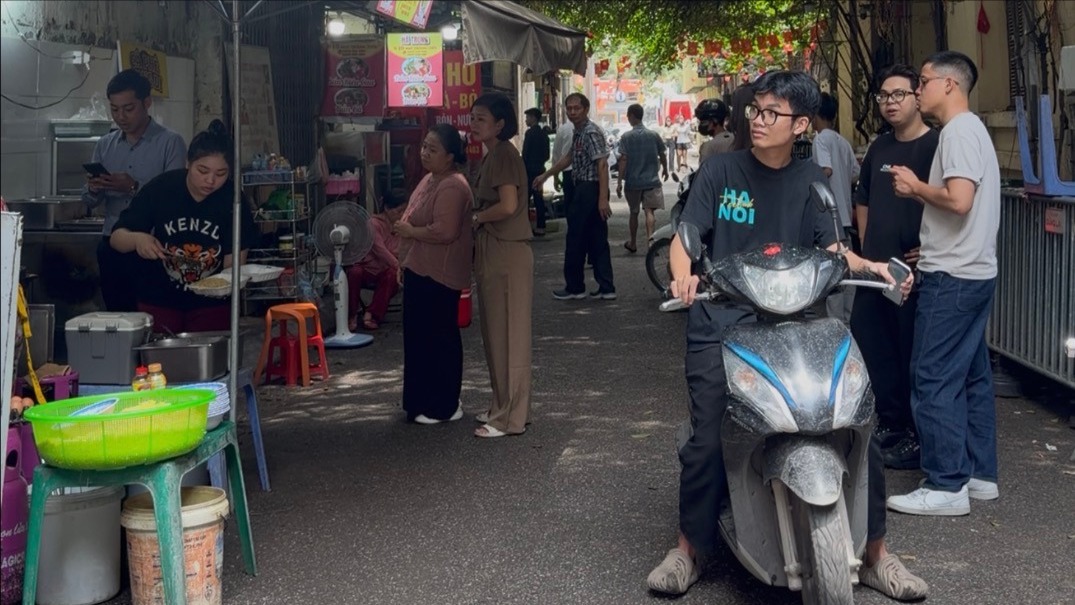 C&ugrave;ng lấn chiếm vỉa h&egrave;, v&igrave; sao nơi phạt nửa triệu, nơi phạt 5 triệu đồng?