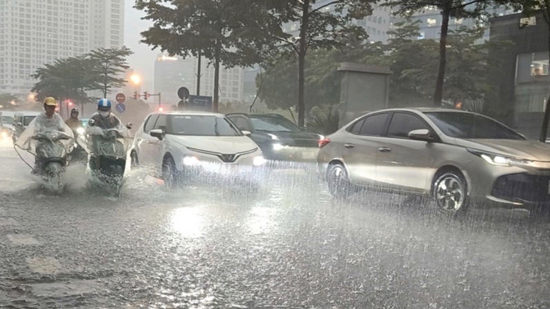 B&atilde;o số 1 g&acirc;y mưa lớn tại H&agrave; Nội, những khu vực n&agrave;o c&oacute; nguy cơ bị ngập?