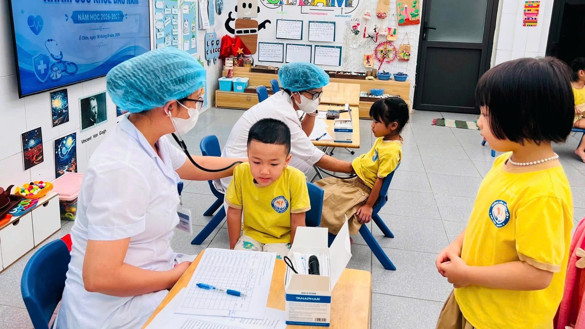Hơn 2,2 triệu trẻ em H&agrave; Nội sẽ được kh&aacute;m sức khỏe miễn ph&iacute;