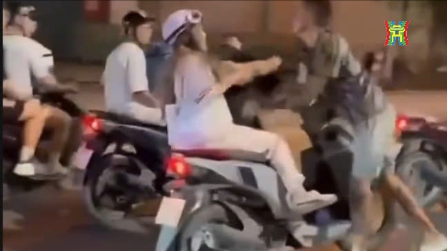 Triệu tập l&aacute;i xe m&aacute;y h&agrave;nh hung, đ&aacute;nh người tại phường Kiến Hưng