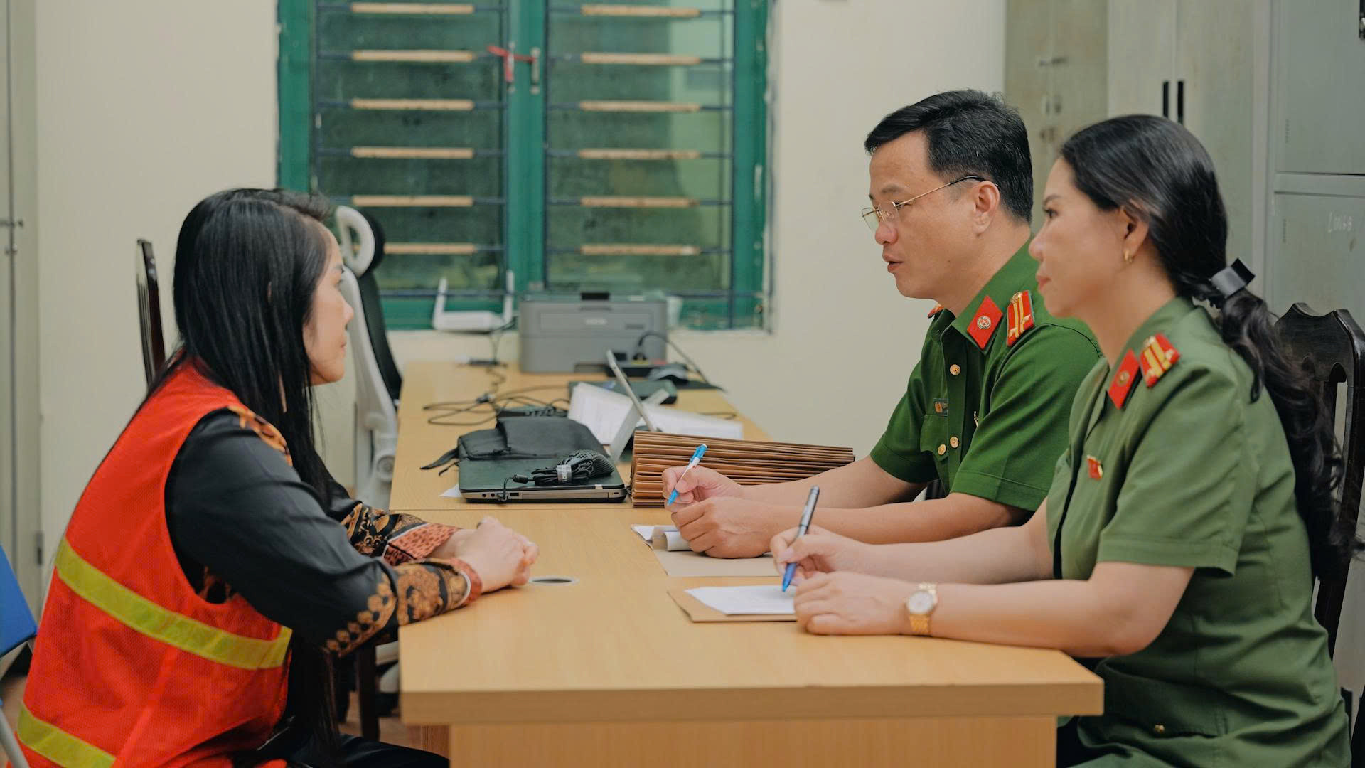 81 bị can c&ugrave;ng bị khởi tố trong vụ &aacute;n của nữ diễn vi&ecirc;n Kiều Thanh