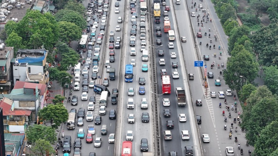 Đề xuất bỏ l&agrave;n dừng xe khẩn cấp tr&ecirc;n đường V&agrave;nh đai 3 tr&ecirc;n cao