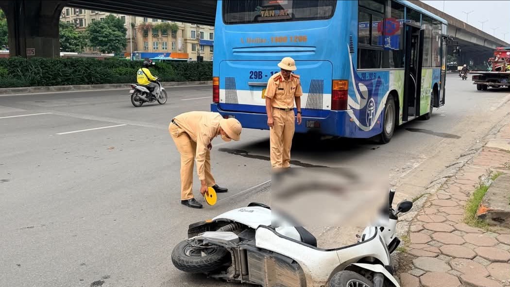 T&igrave;m nguy&ecirc;n nh&acirc;n xe bu&yacute;t va chạm khiến c&ocirc; g&aacute;i bị hỏng b&agrave;n tay