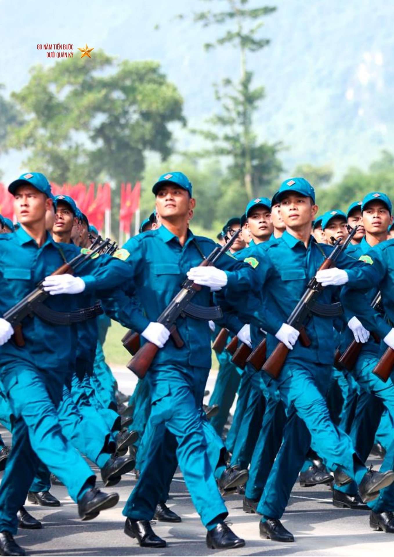 80 năm tiến bước dưới qu&acirc;n kỳ - Những bản nhạc diễu binh hay nhất - trang 22