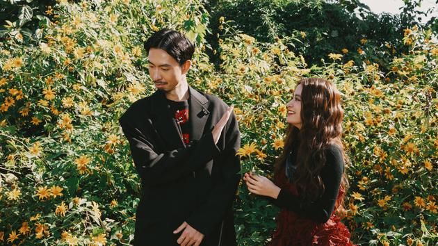 Ho&agrave;ng Thuỳ Linh c&ugrave;ng Đen đưa kh&aacute;n giả về &lsquo;Miền đất hứa&rsquo;