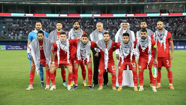 S&acirc;n b&oacute;ng sặc m&ugrave;i thuốc s&uacute;ng, đội tuyển Palestine 'kh&ocirc;ng nh&agrave;'