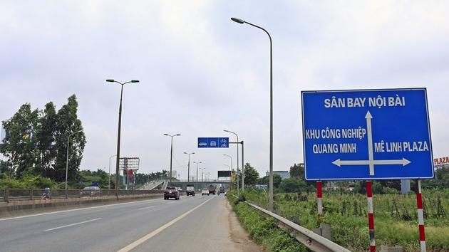 Tổ chức giao th&ocirc;ng đường V&otilde; Văn Kiệt lắp cầu đi bộ
