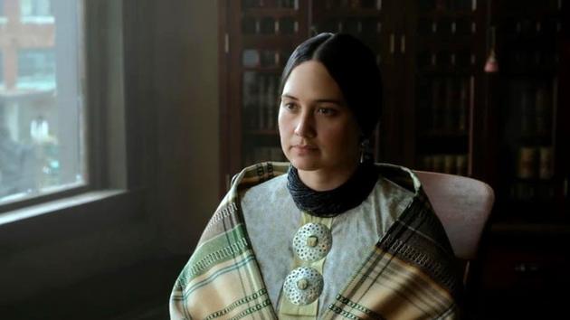 Lily Gladstone - Đ&oacute;a hoa nở muộn của Hollywood