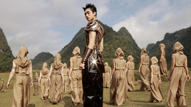 MONO đầu tư ho&agrave;nh tr&aacute;ng cho MV cuối c&ugrave;ng của EP Đẹp