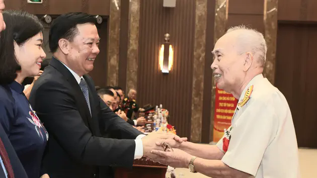 H&agrave; Nội gặp mặt, tri &acirc;n chiến sĩ Điện Bi&ecirc;n
