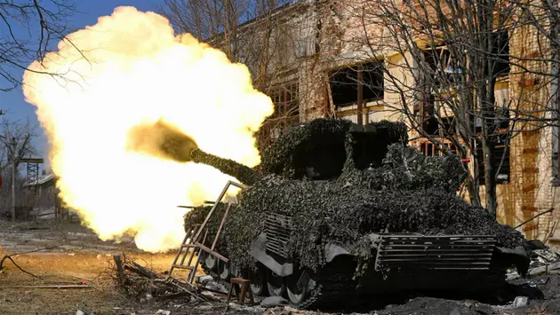 Nga kho&eacute;t s&acirc;u ở Kharkov, Ukraine cấp tốc điều qu&acirc;n dự bị