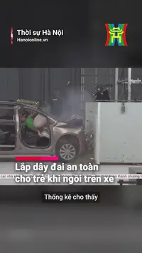 Lắp d&acirc;y đai an to&agrave;n cho trẻ em khi ngồi tr&ecirc;n xe