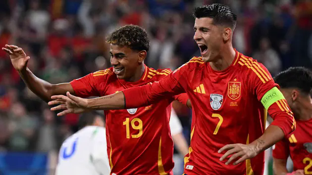 T&acirc;y Ban Nha 1-0 Italia: Nối g&oacute;t tuyển Đức