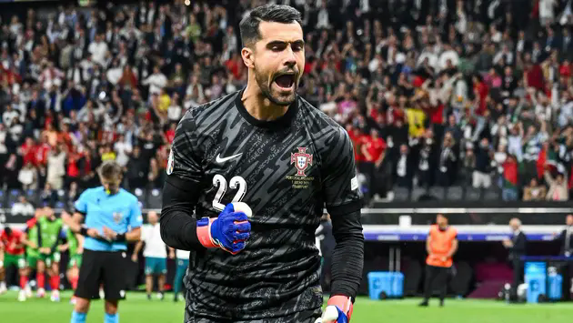 Bồ Đ&agrave;o Nha 0-0 Slovenia (3-0 pen): Costa h&oacute;a người h&ugrave;ng cứu Ronaldo