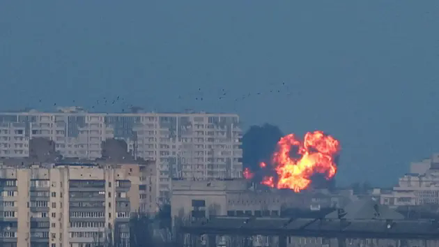 T&ecirc;n lửa si&ecirc;u thanh 'Kinzal' tập k&iacute;ch c&aacute;c boong-ke của Ukraine